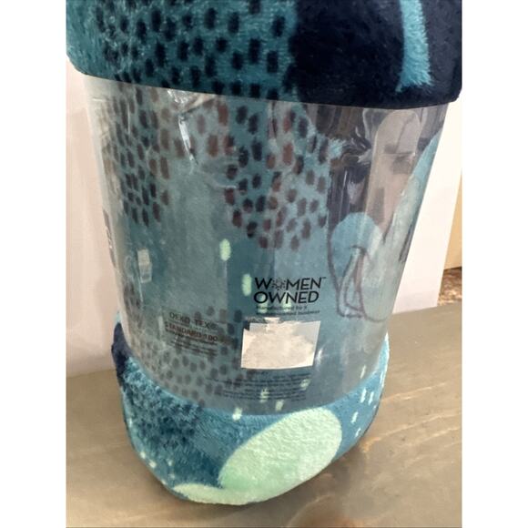 Disney Mickey Mouse The Big One Oversized Plush Throw Blanket 5ft x 6ft - Picture 4 of 8